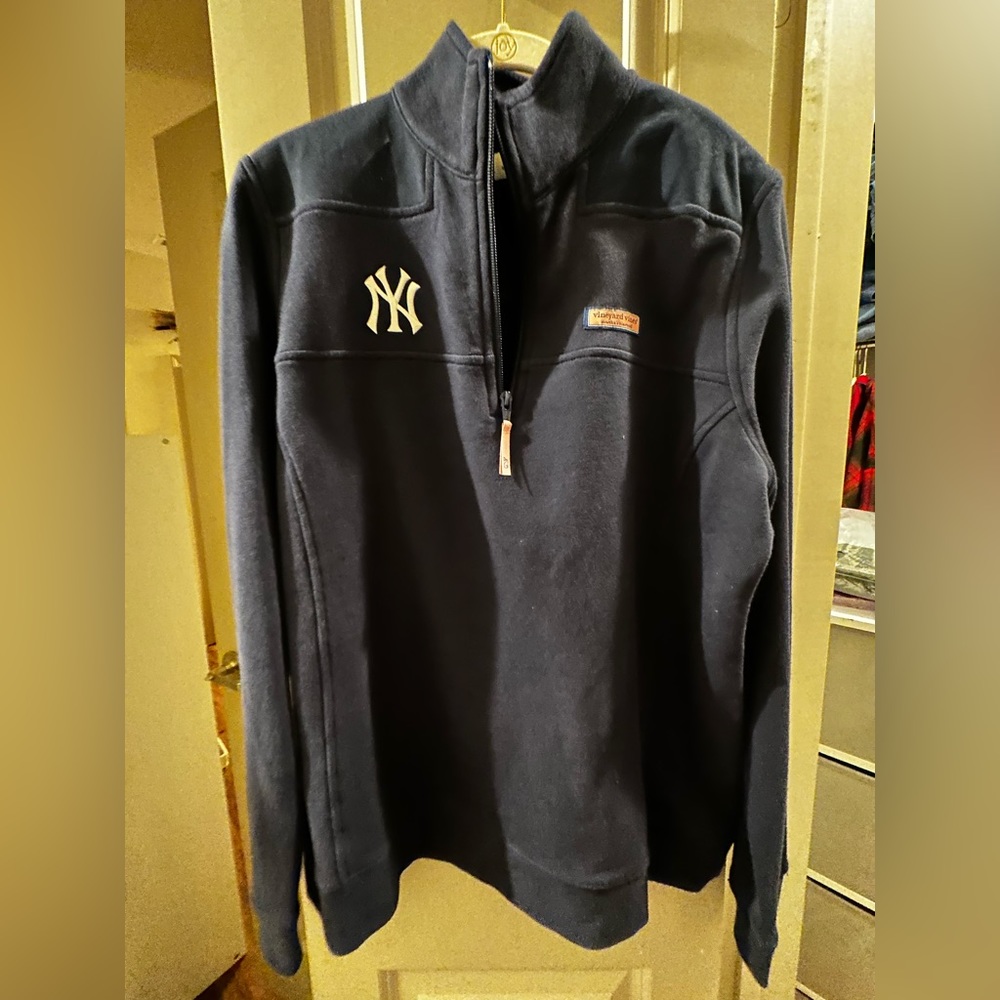 Vineyard Vines Yankees Women’s quarter-zip - Size L